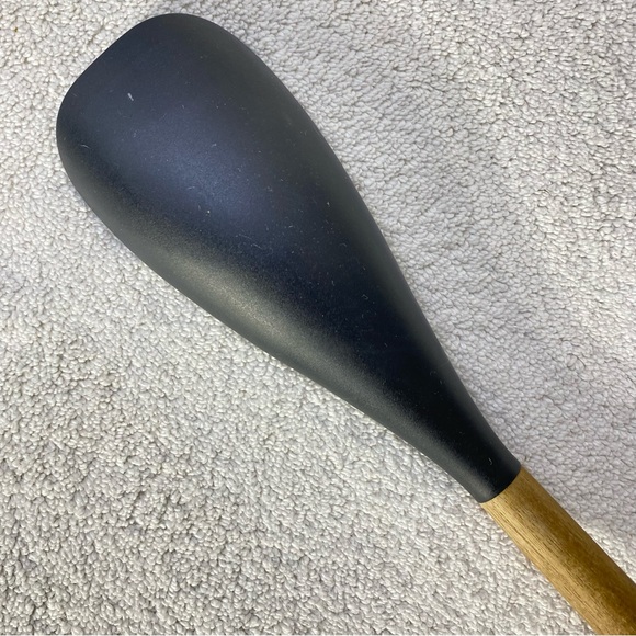 Staub Ebony and Chestnut Spatula Silicone & Wood Cooking Utensil - Picture 5 of 9